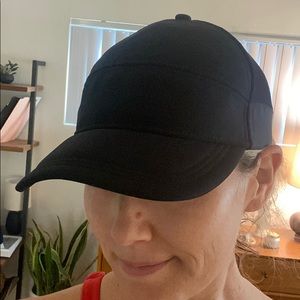 Lululemon adjustable black baseball cap